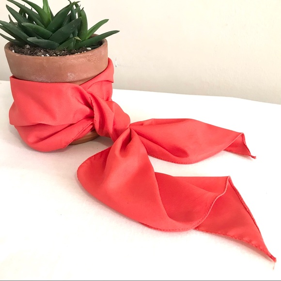 🇨🇦 *FREE with purchase - Bright red Neck Scarf - Picture 1 of 4